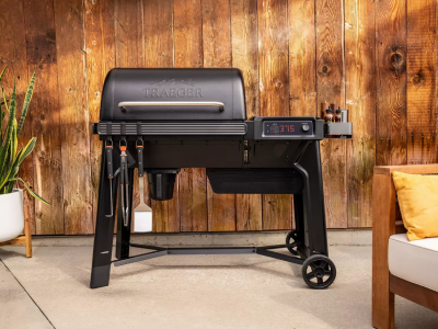 Traeger Woodridge Pellet Grill - Woodridge